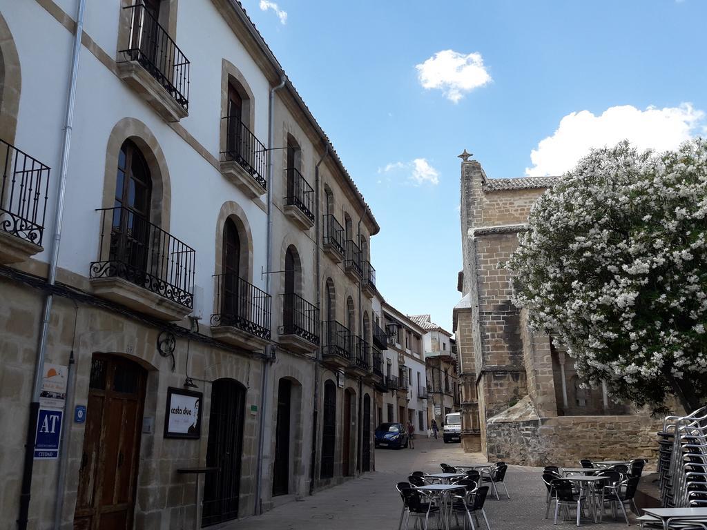 Apartamentos Sol De Mayo Убеда Экстерьер фото