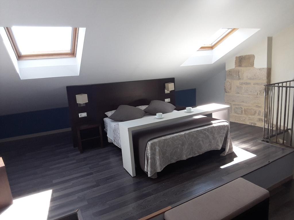 Apartamentos Sol De Mayo Убеда Экстерьер фото