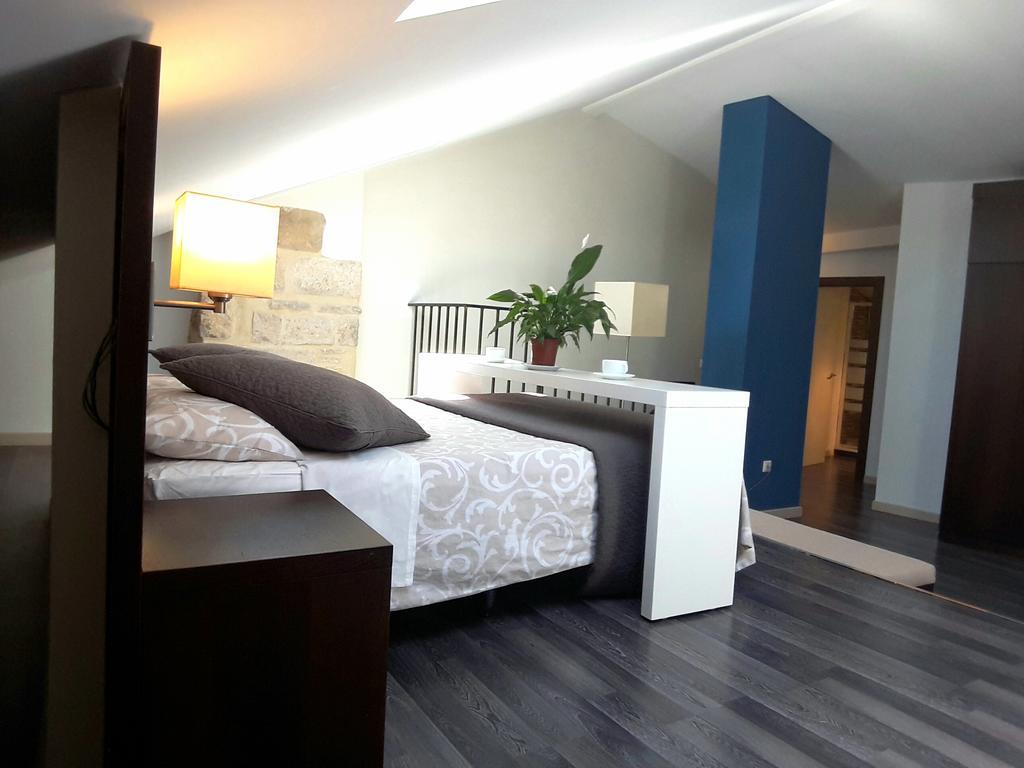 Apartamentos Sol De Mayo Убеда Экстерьер фото