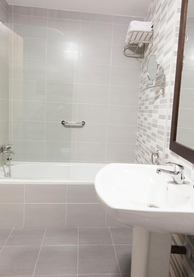 Apartamentos Sol De Mayo Убеда Экстерьер фото