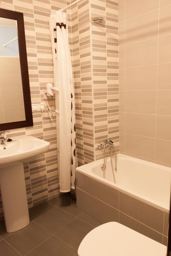 Apartamentos Sol De Mayo Убеда Экстерьер фото
